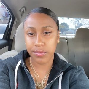 Meet your Posher, Sarina